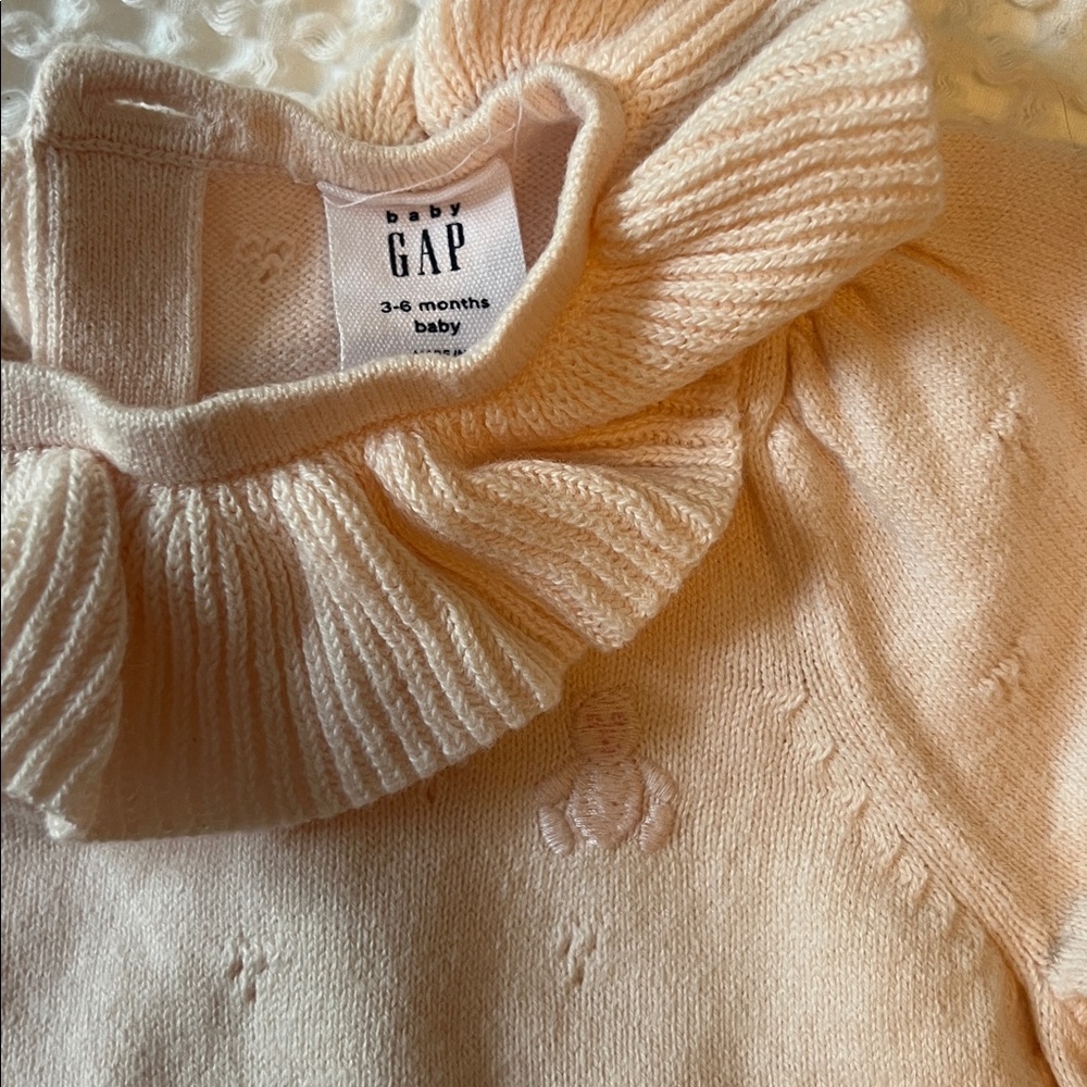 BabyGap Ruffled Pink One apiece Romper - Picture 3 of 4